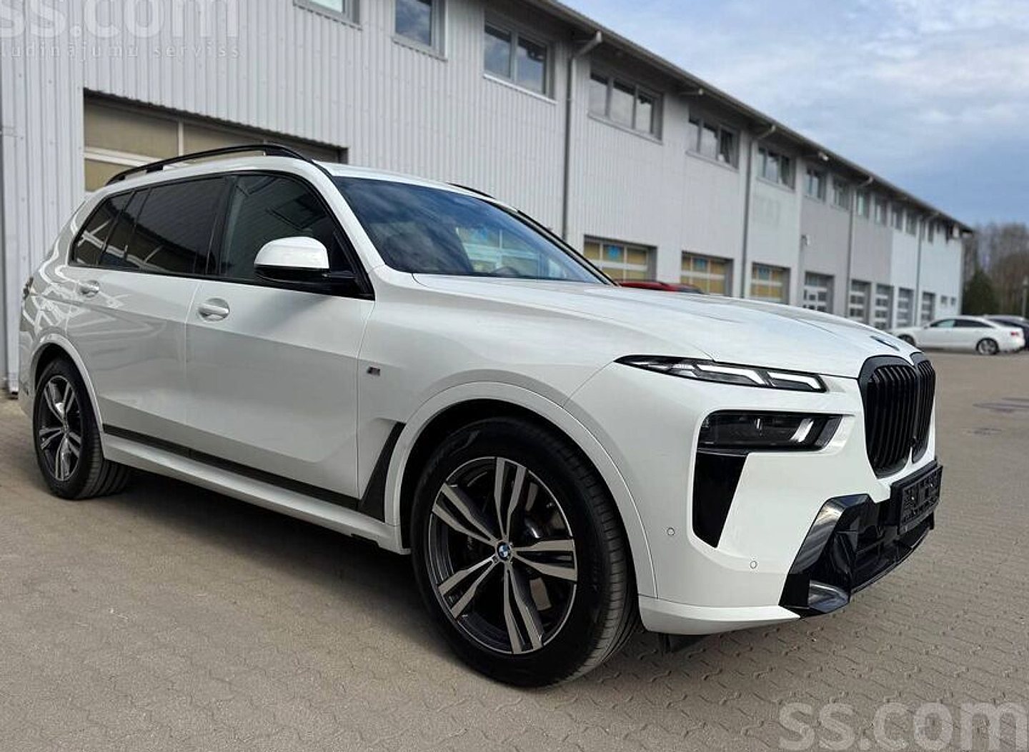 BMW X7 — foto 3