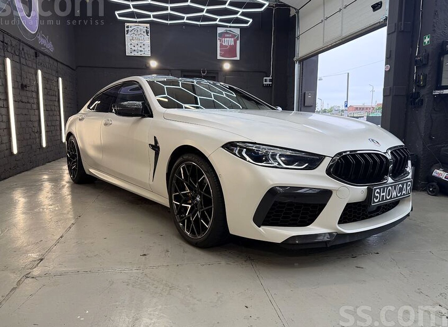 BMW M8