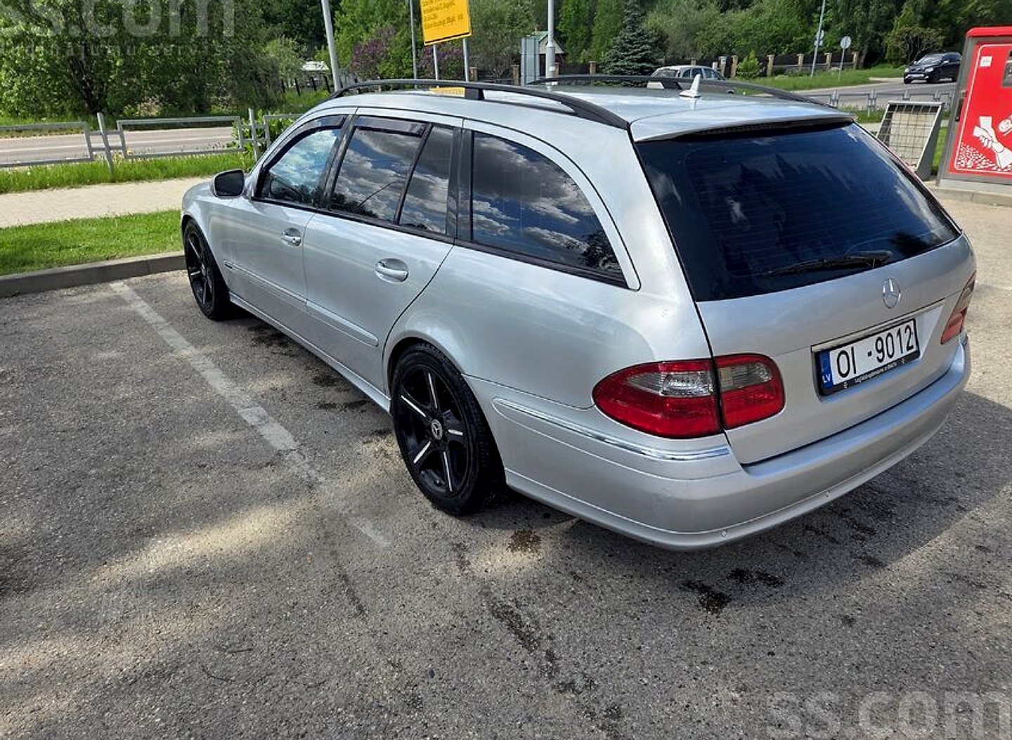 Mercedes-Benz E320 — foto 6