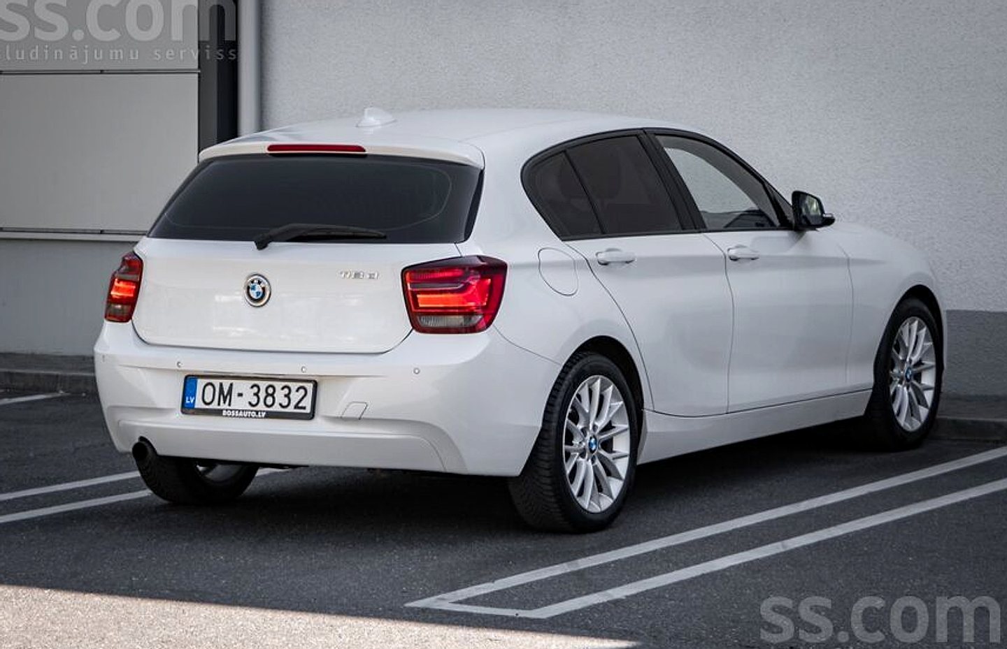 BMW 118 — foto 4