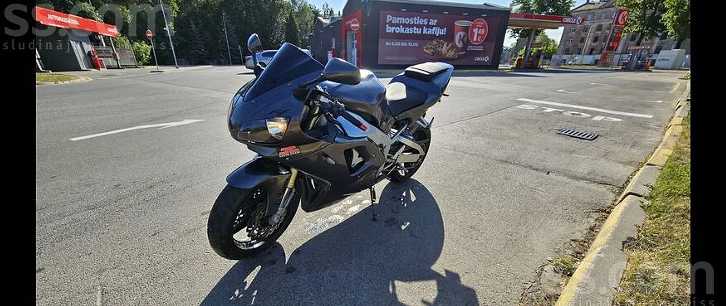 Yamaha Yzf r1, 1999. gads