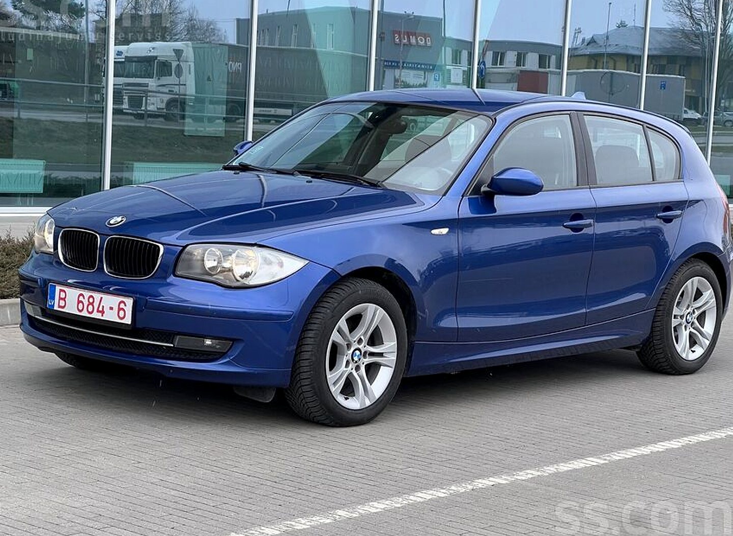 BMW 118 — foto 2