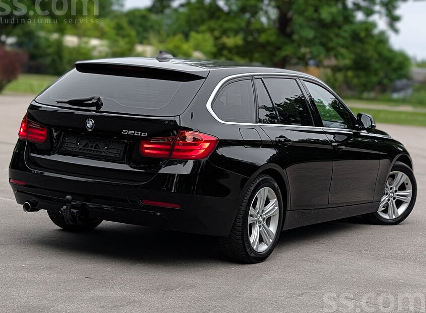 BMW 320 — foto 2