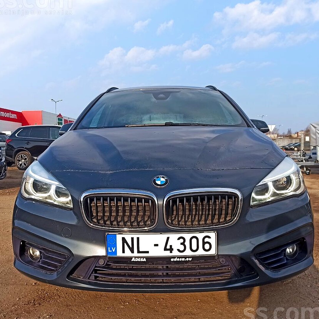 BMW 218 — foto 3