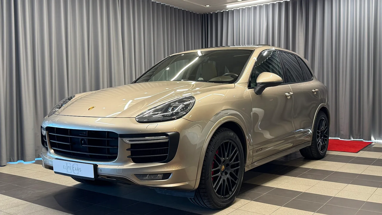 Porsche Cayenne GTS, 2015. gads