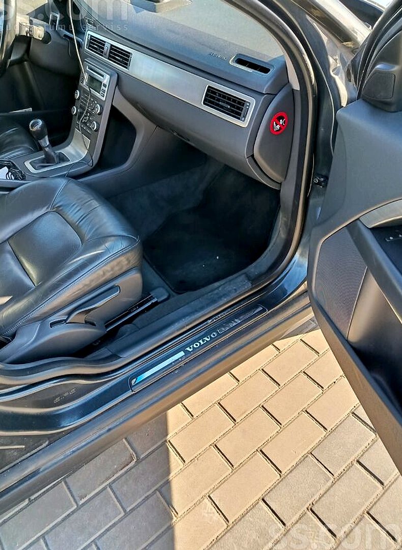 Volvo V70, 2010. gads