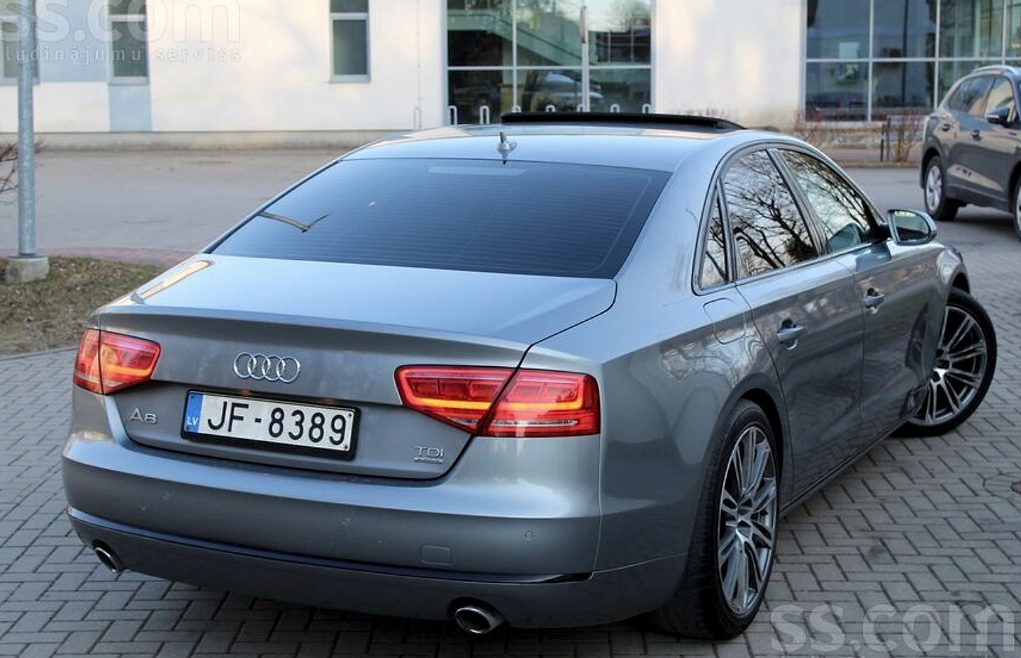 Audi A8 — foto 6