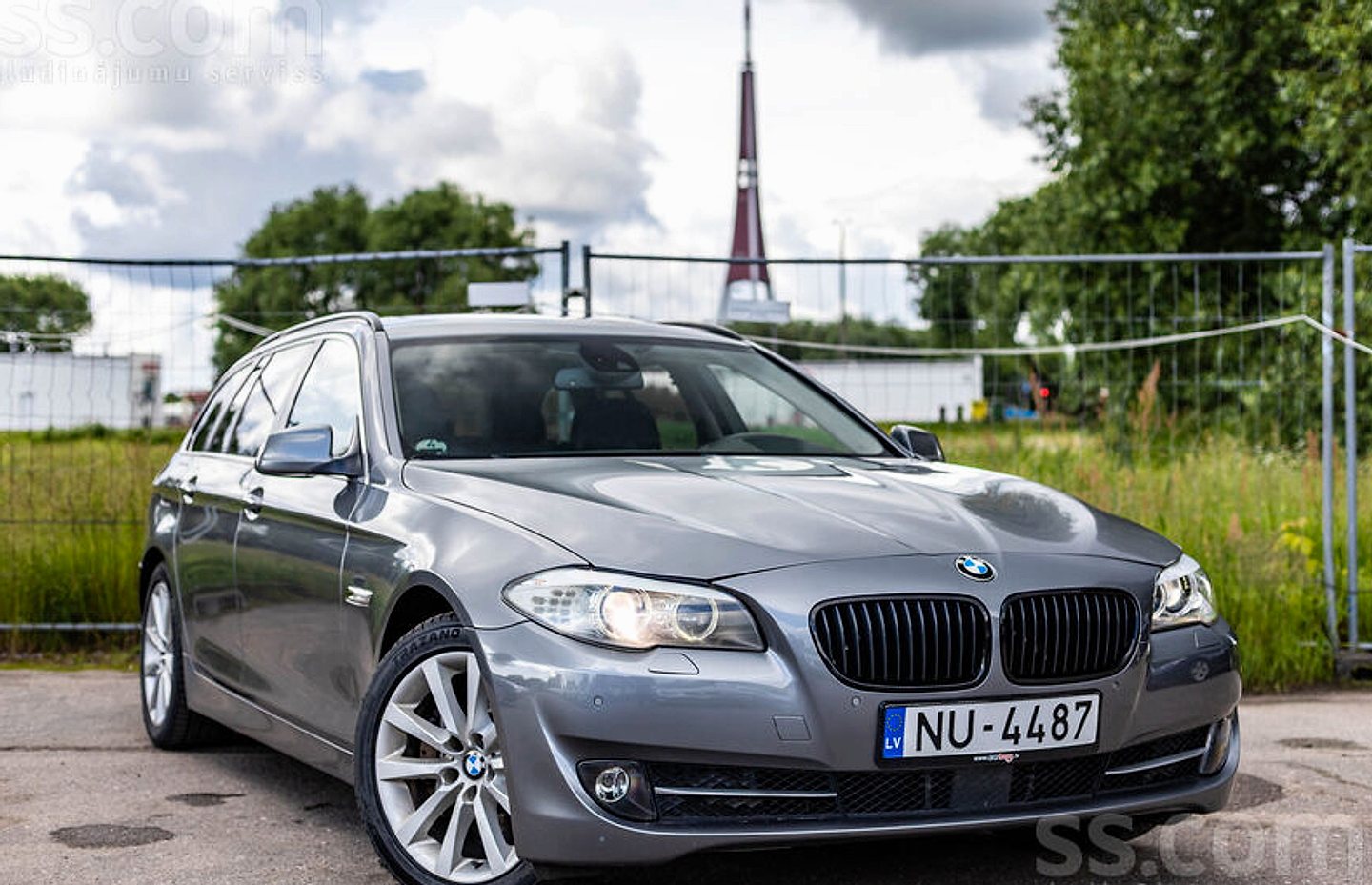 BMW 530 — foto 2