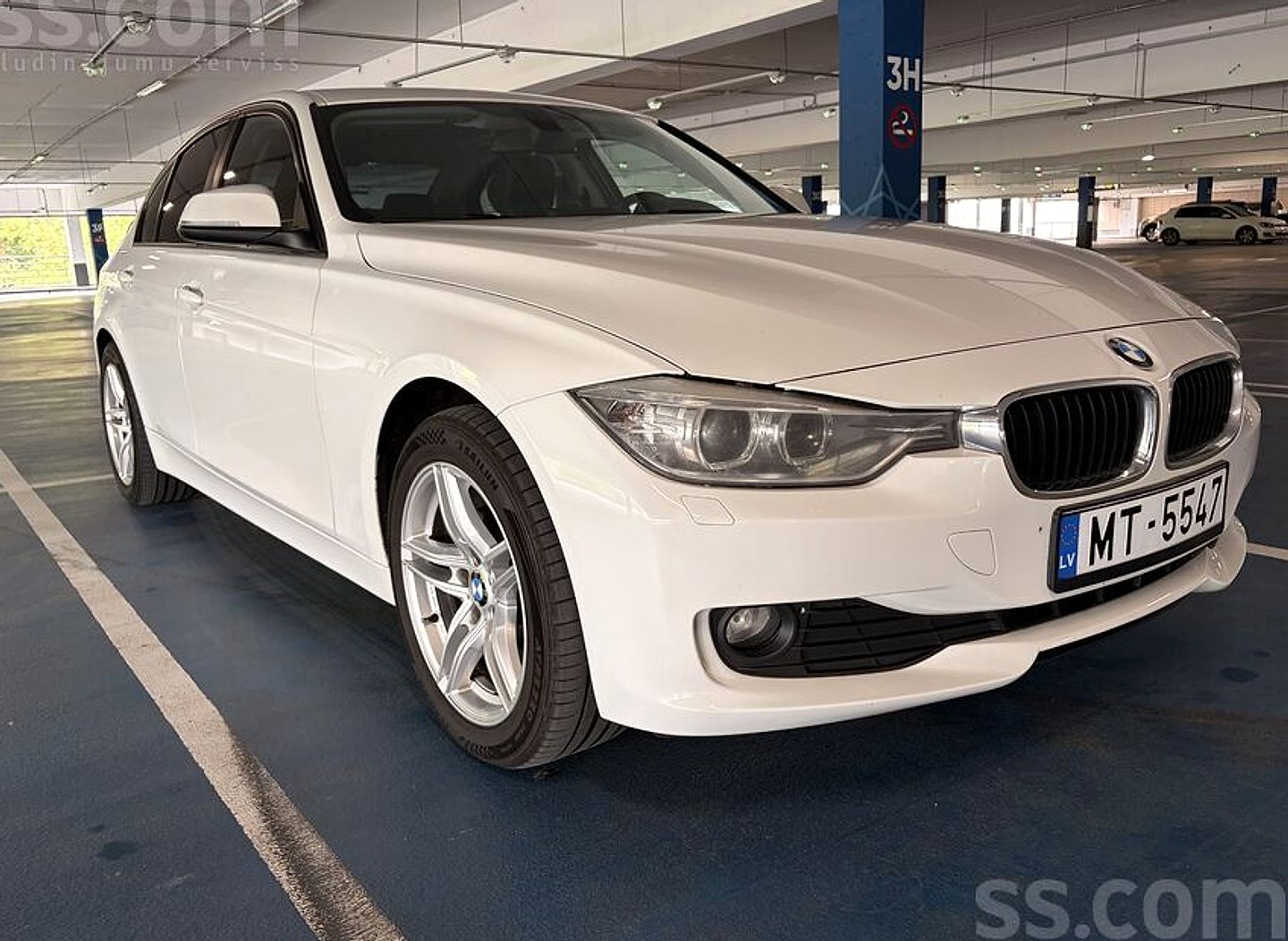 BMW 320 — foto 6