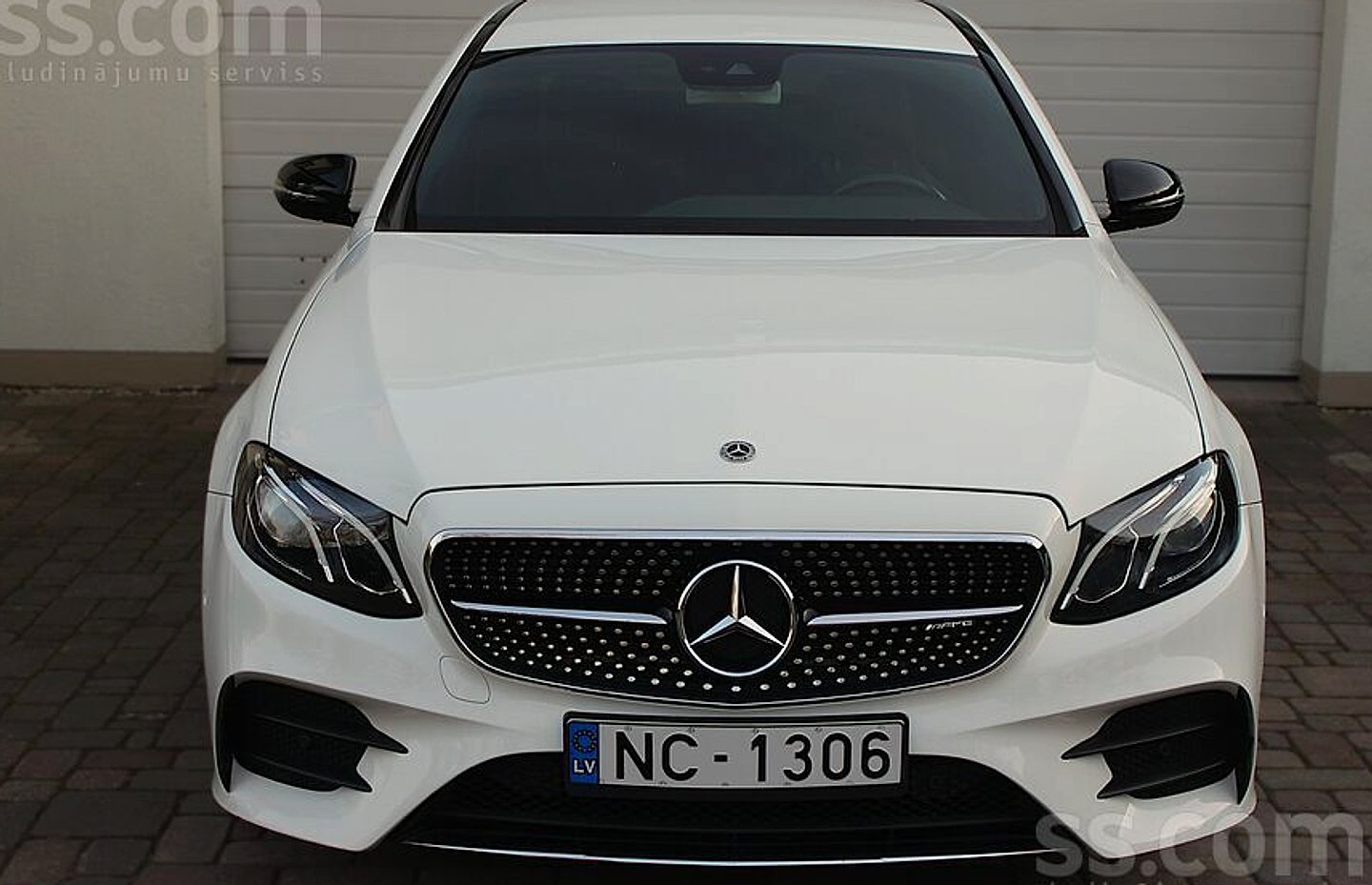 Mercedes-Benz E200 — foto 4