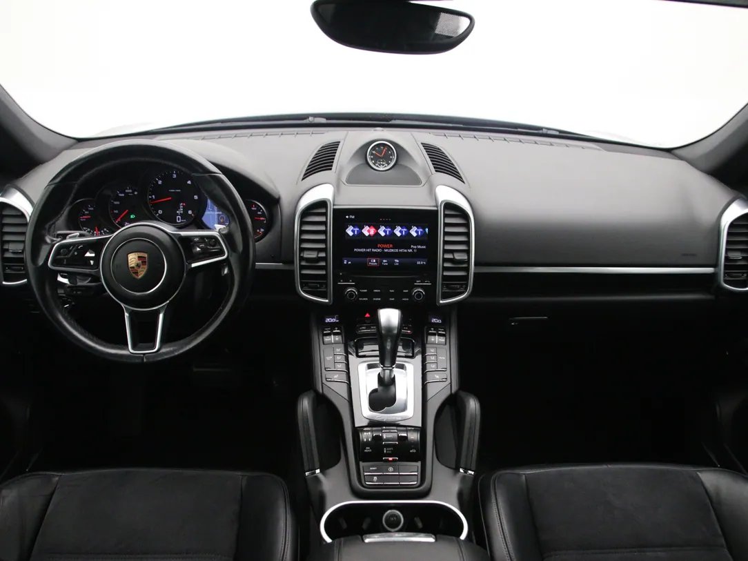 PORSCHE Cayenne — foto 3