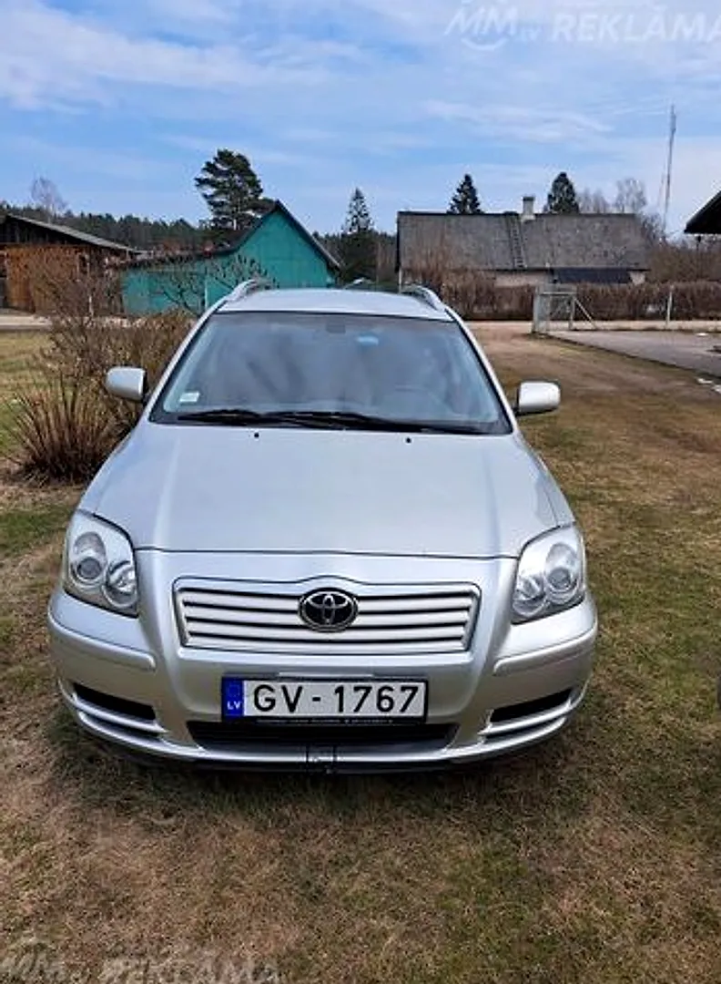 Toyota Avensis, 2003. gads