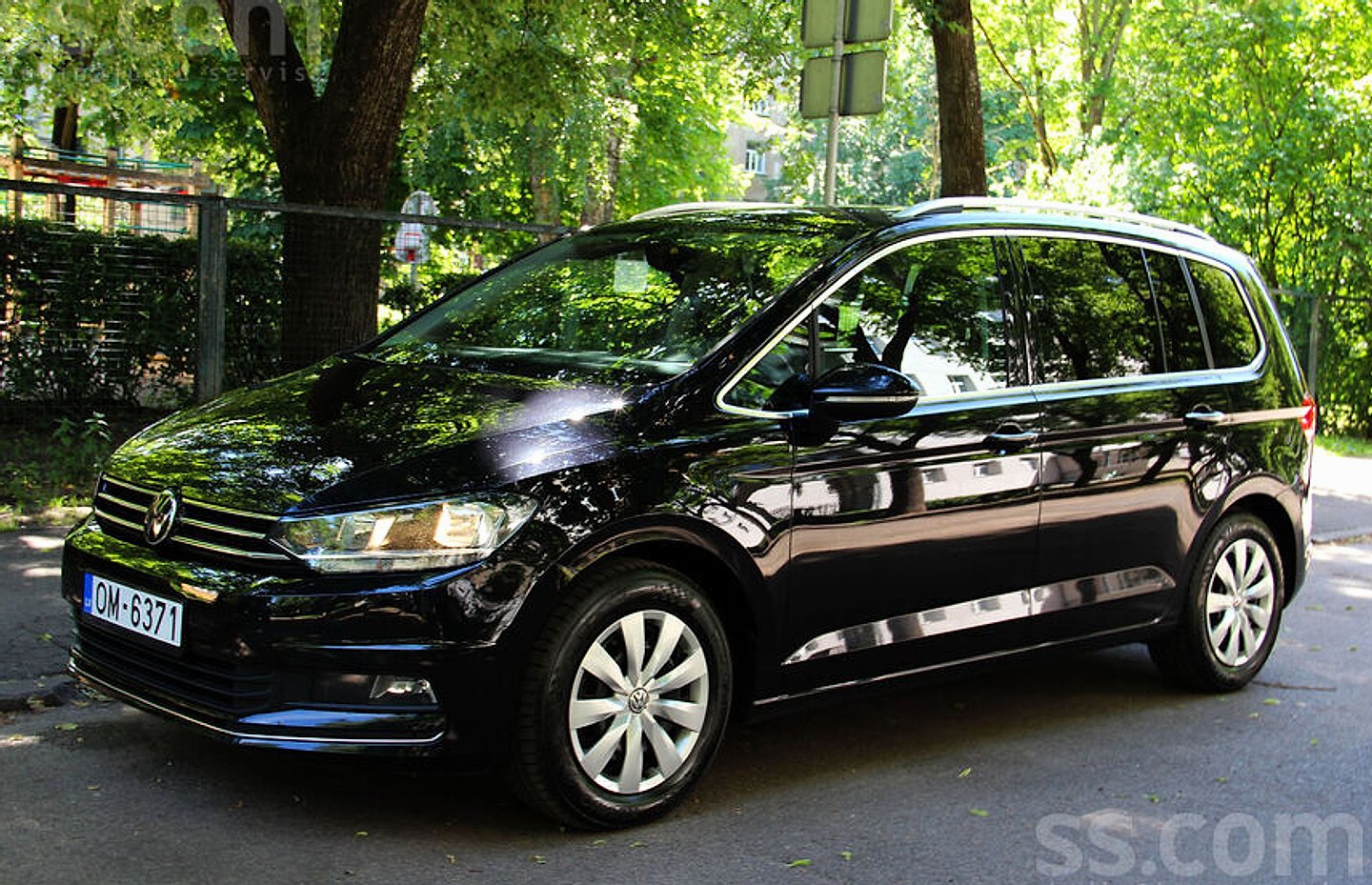 Volkswagen Touran — foto 2