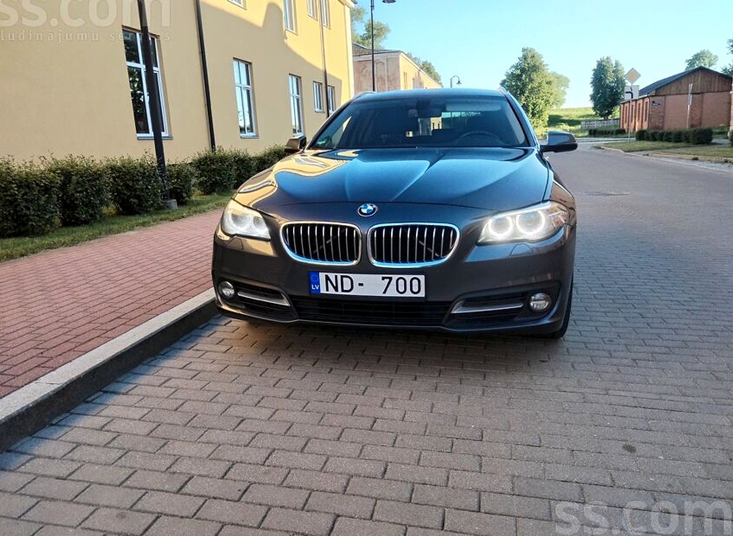 BMW 520 — foto 2