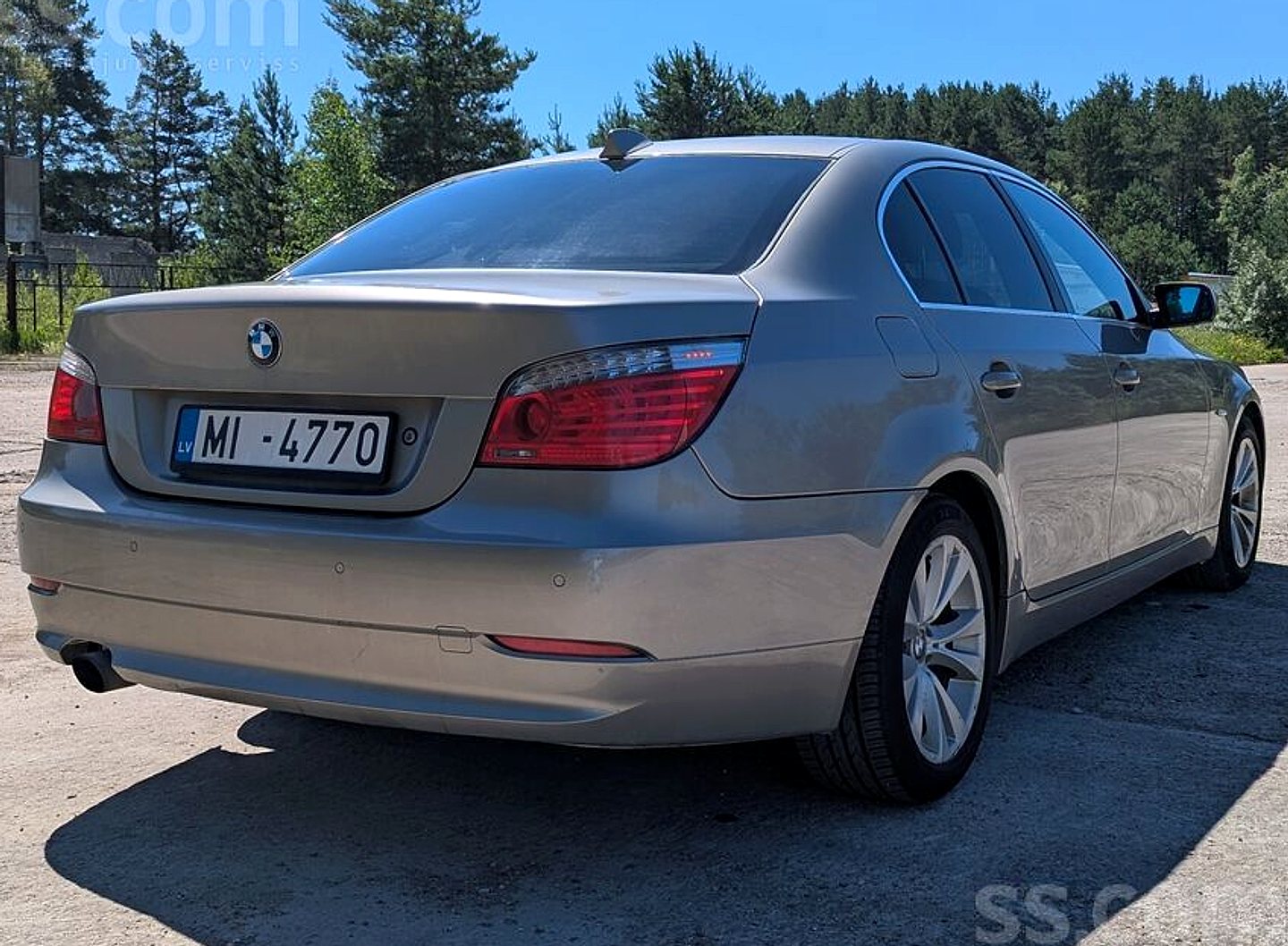 BMW 520 — foto 4