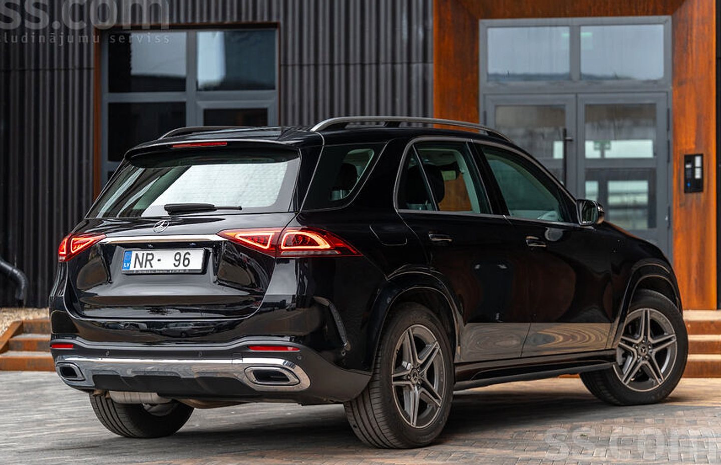 Mercedes-Benz GLE 300 — foto 5