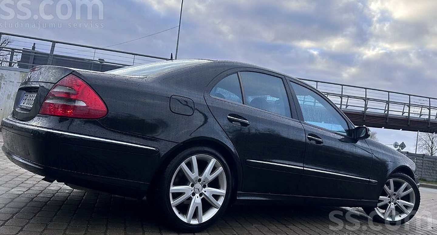 Mercedes-Benz E270 — foto 4