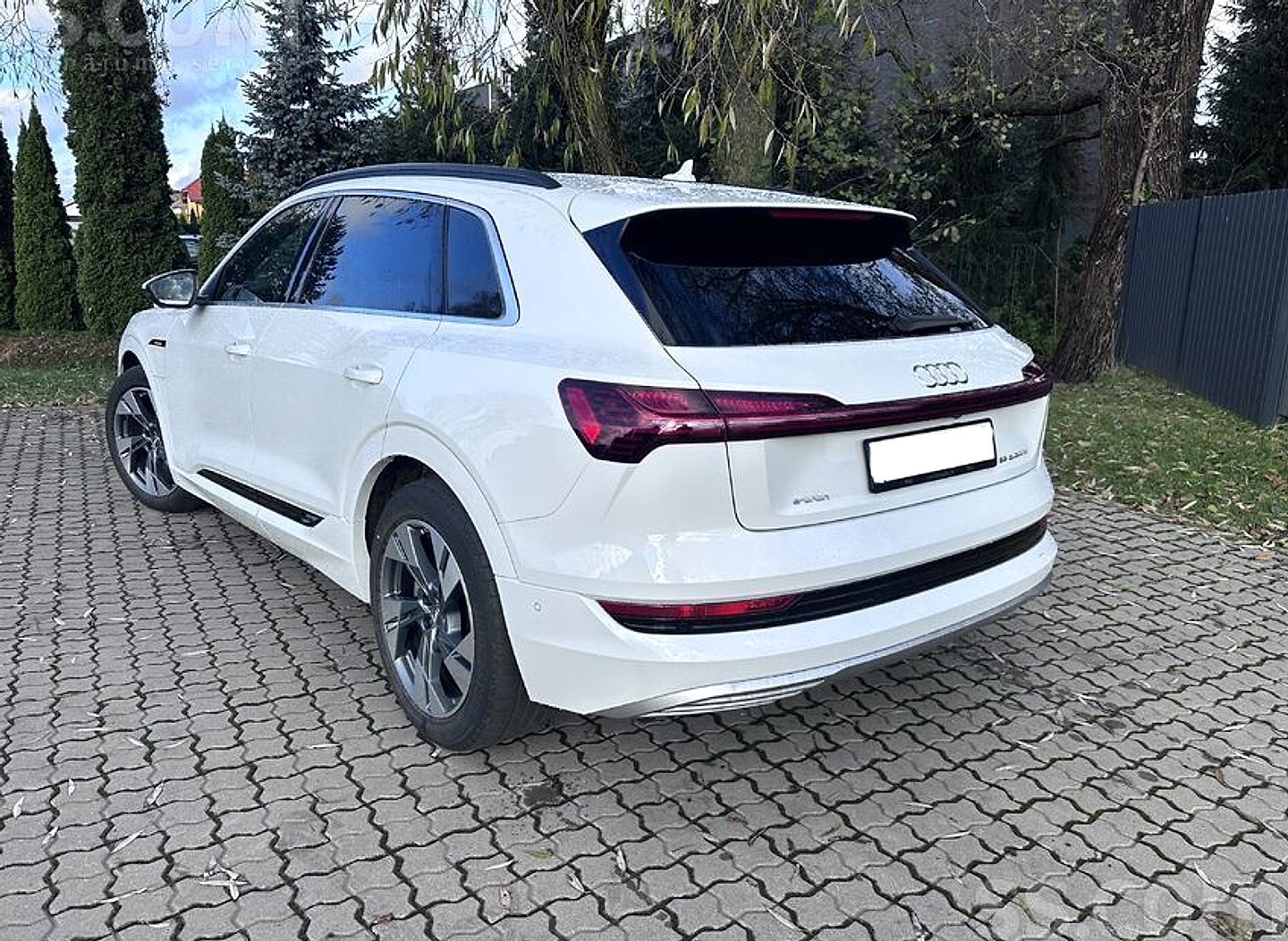 Audi E-tron — foto 2