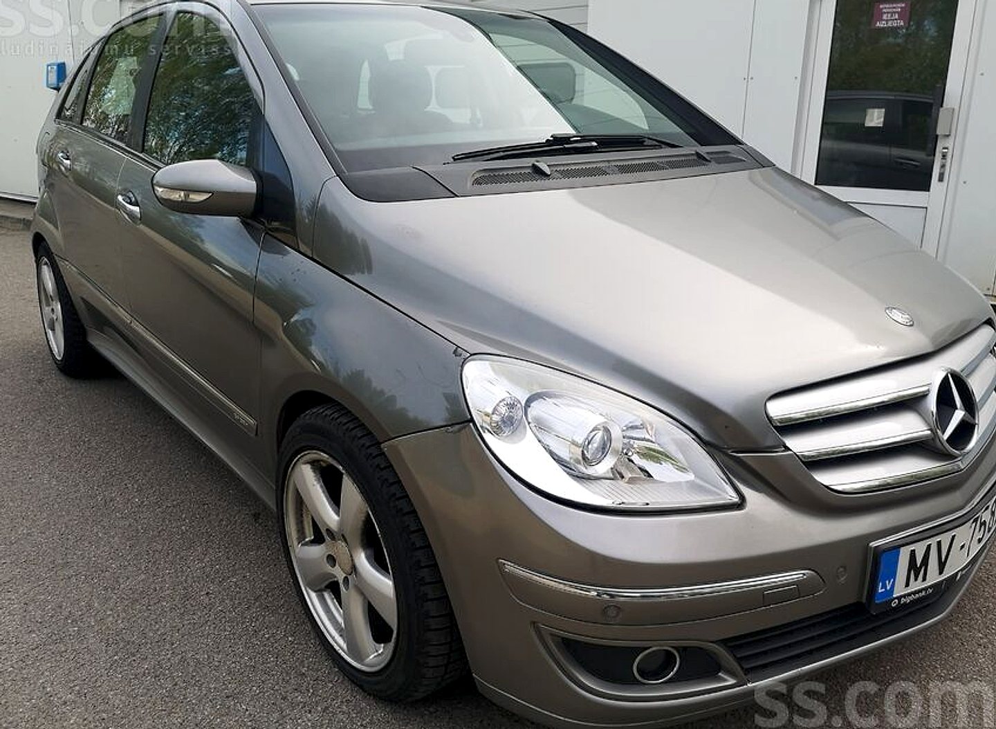 Mercedes-Benz B200 — foto 3