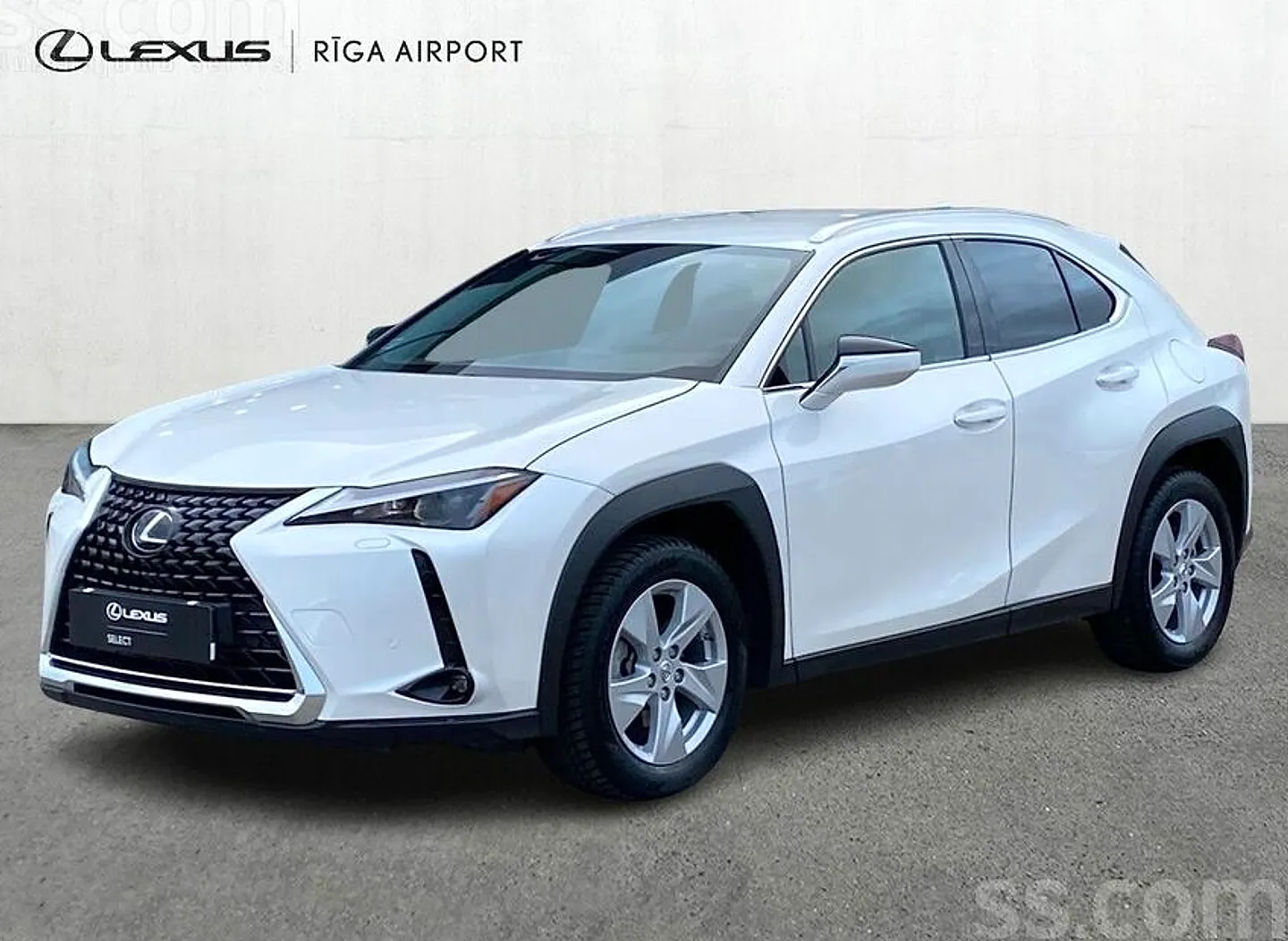 Lexus UX, 2023. gads