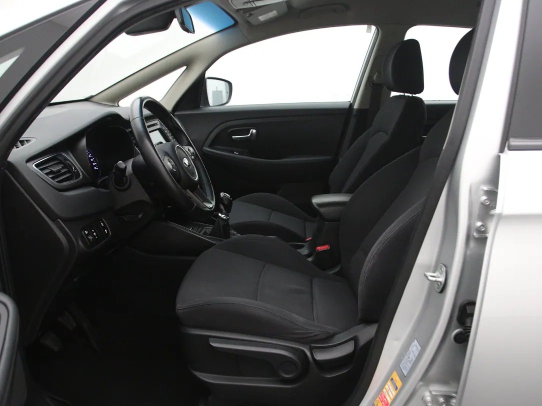 KIA Carens — foto 5