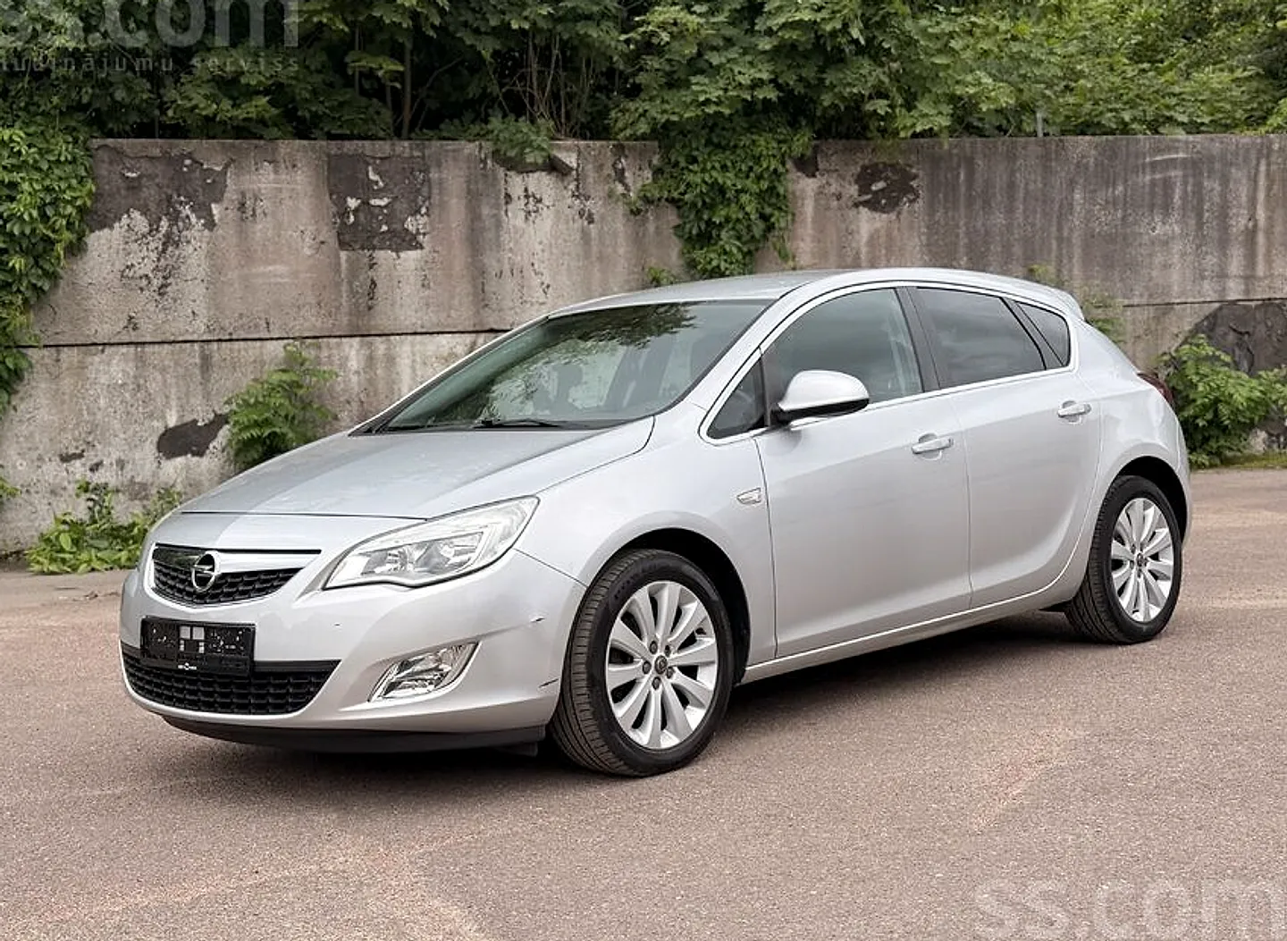Opel Astra, 2012. gads