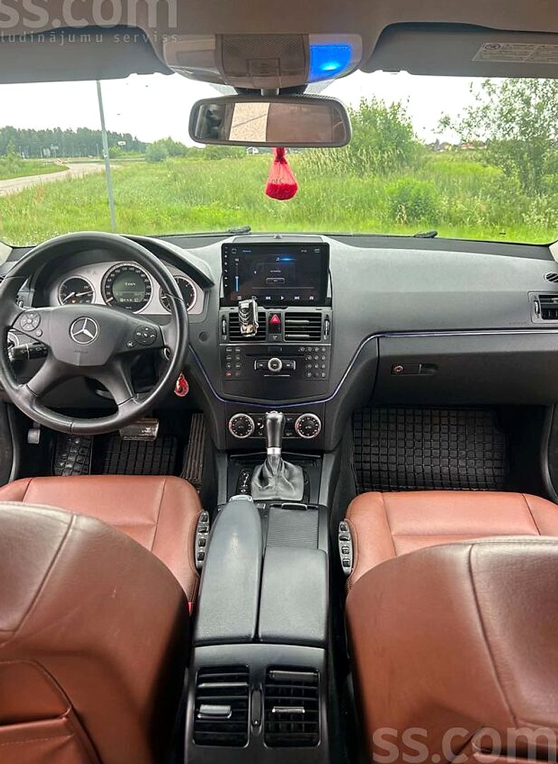 Mercedes-Benz C200 — foto 3