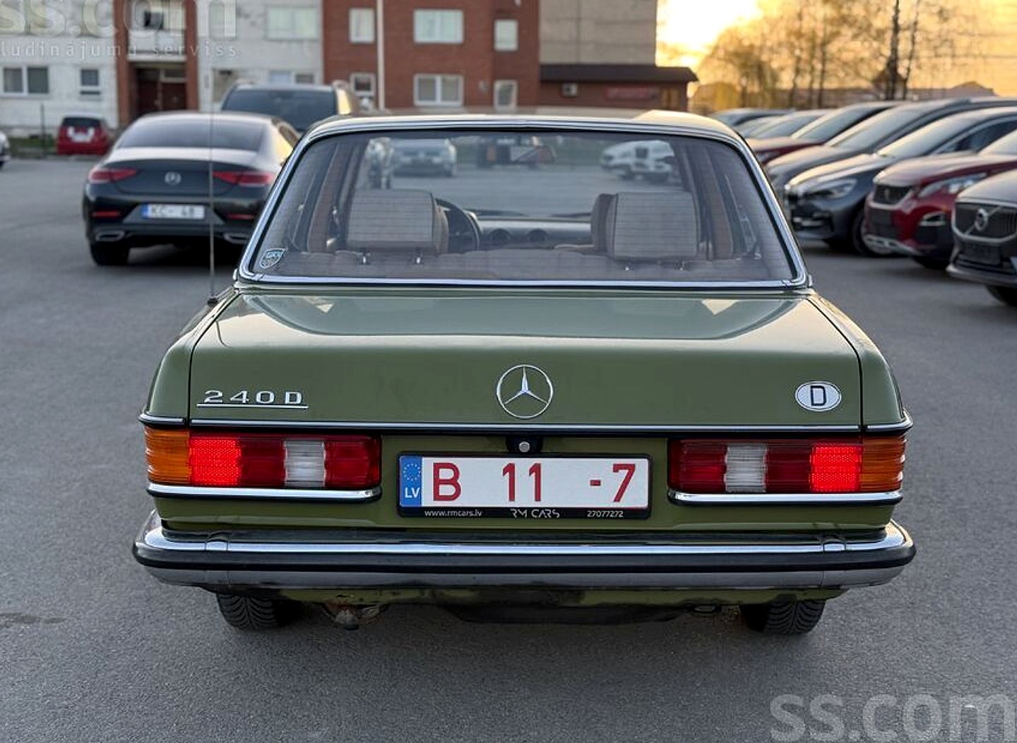Mercedes-Benz E240 — foto 5