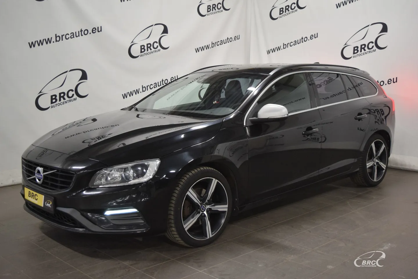 Volvo V60, 2017. gads