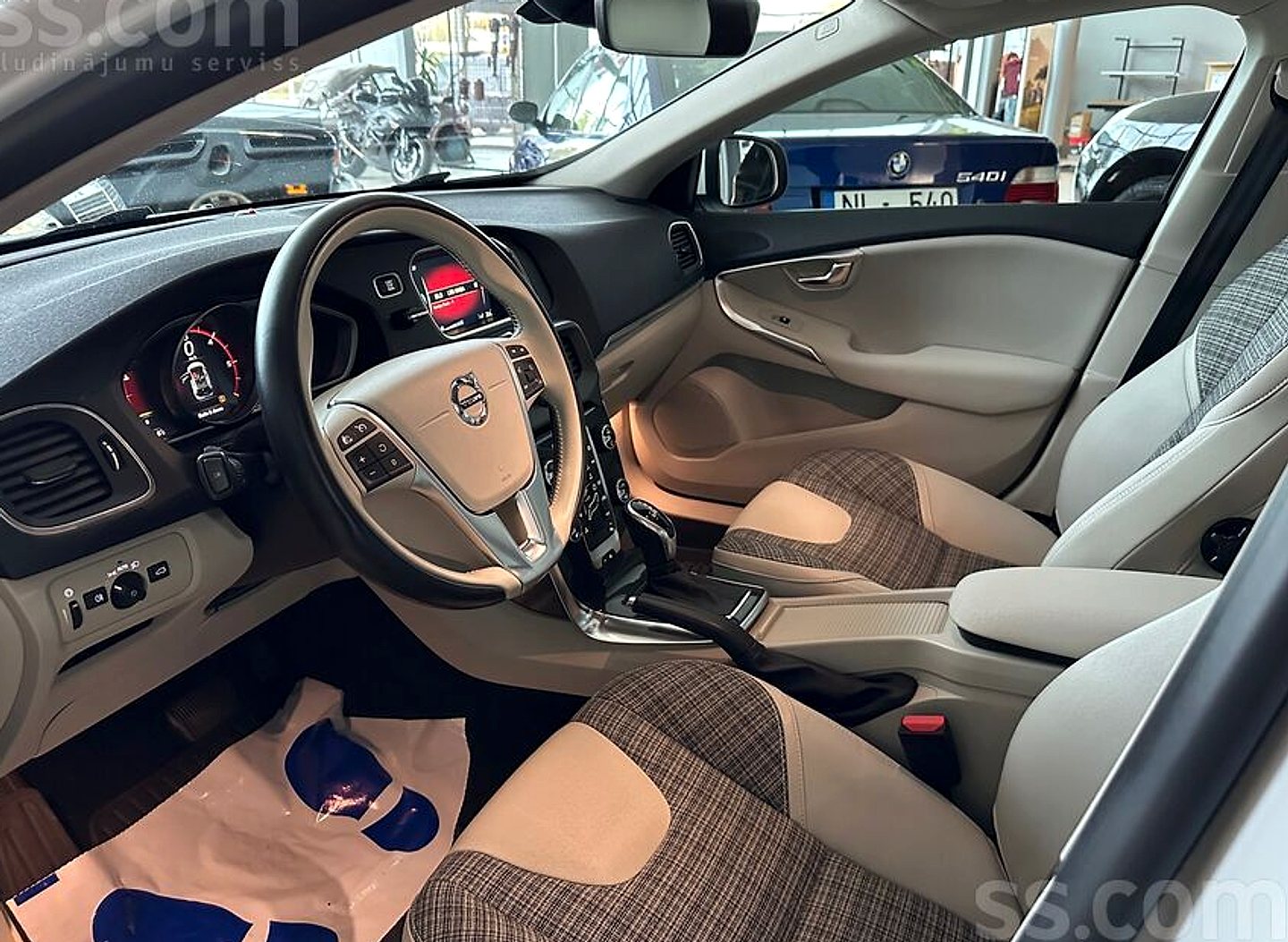 Volvo V40 — foto 6