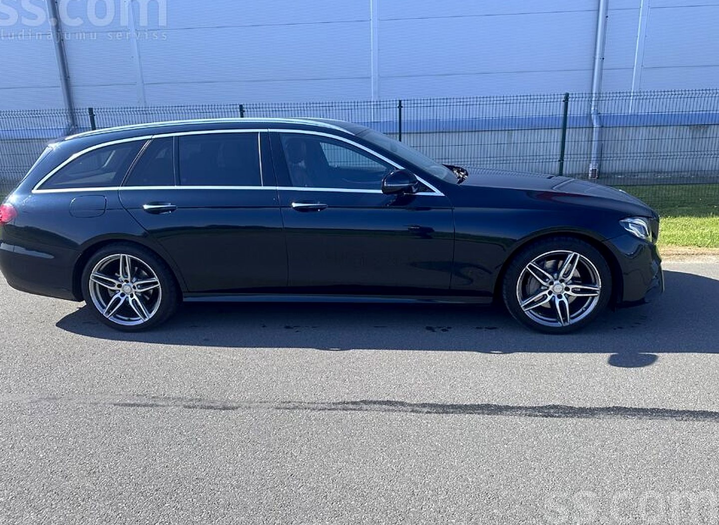 Mercedes-Benz E220 — foto 5