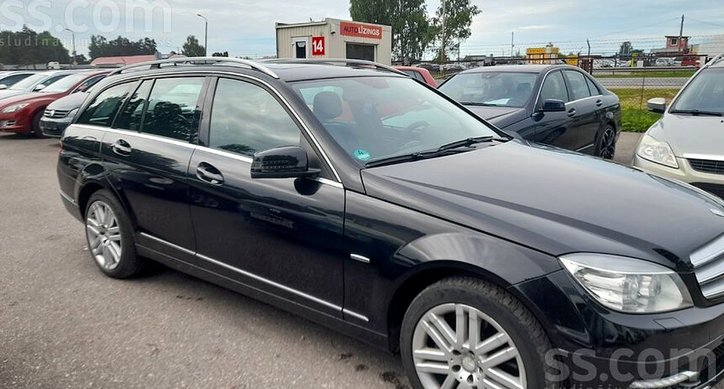 Mercedes-Benz C350 — foto 4