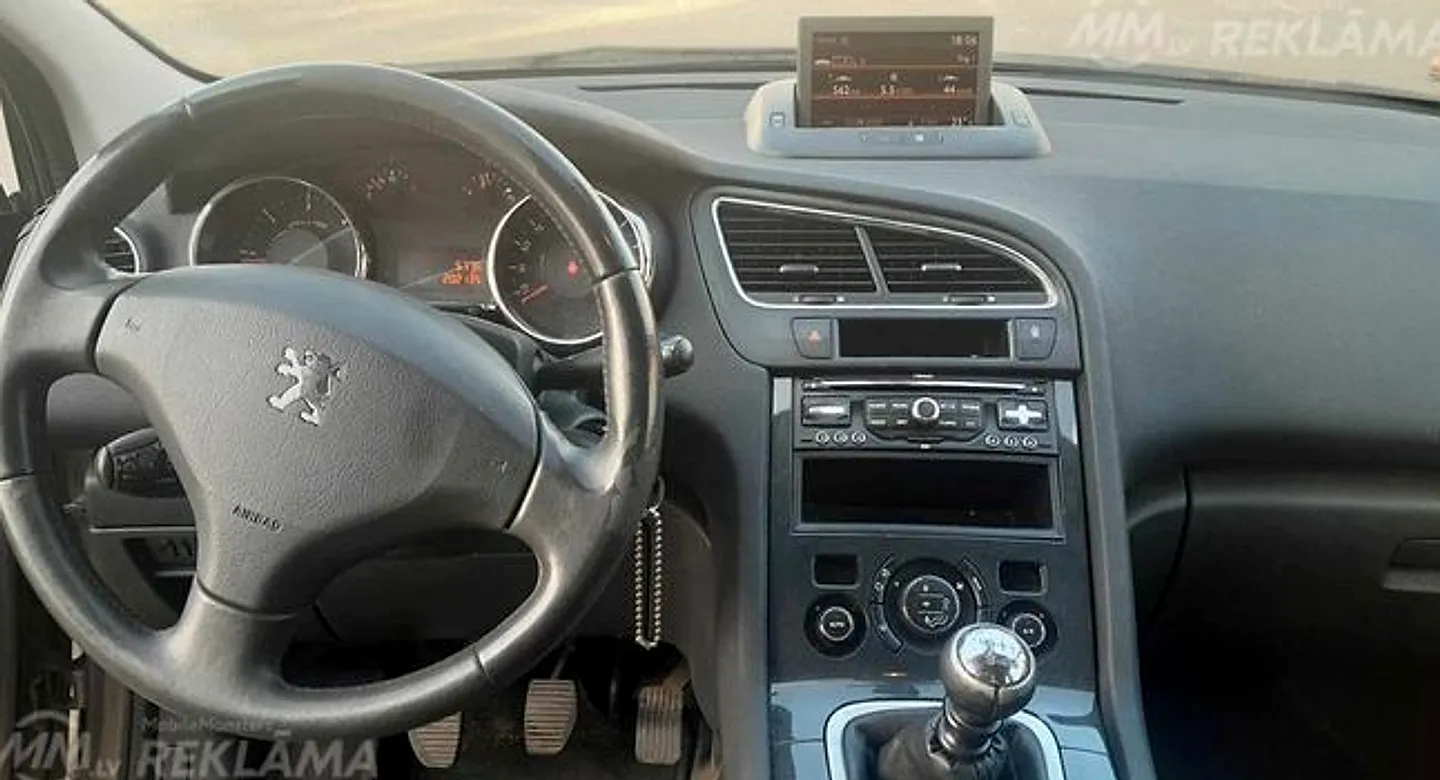 Peugeot 5008, 2012. gads