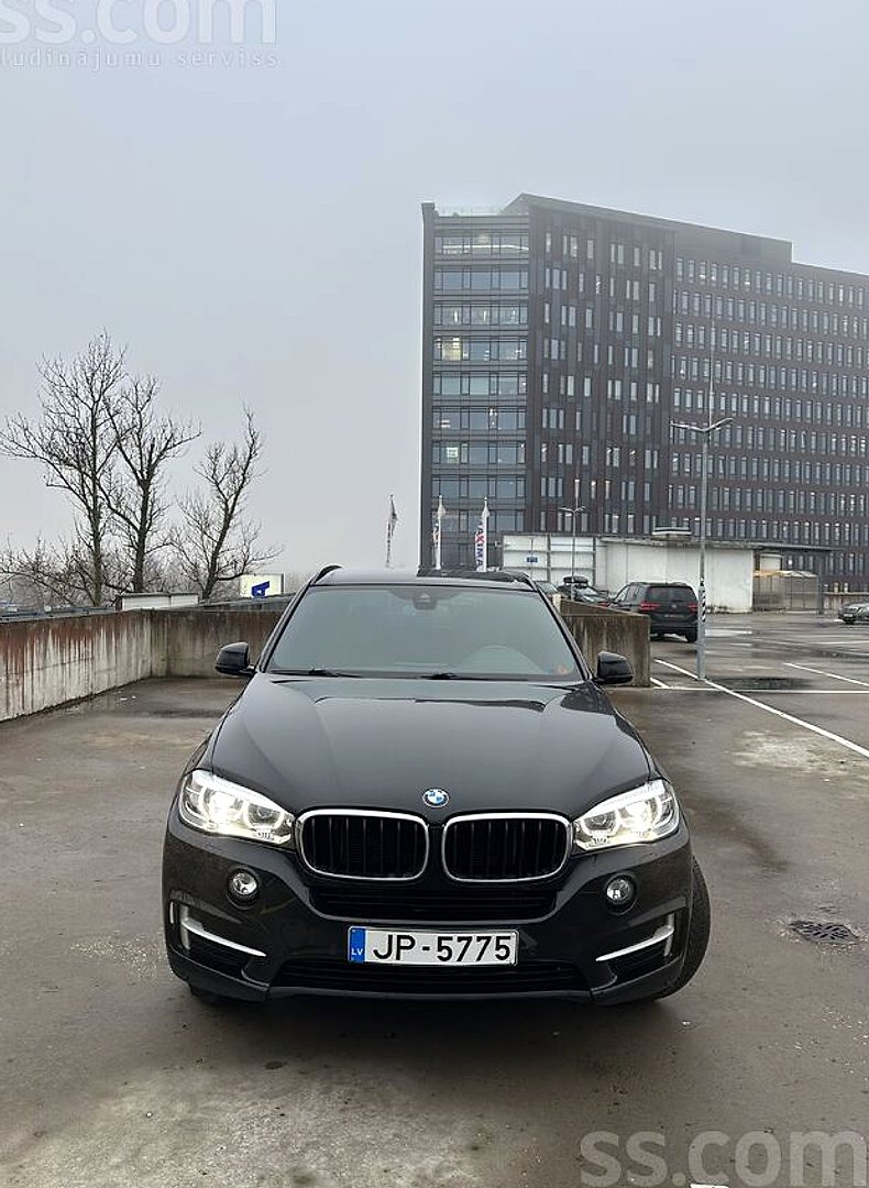 BMW X5 — foto 3