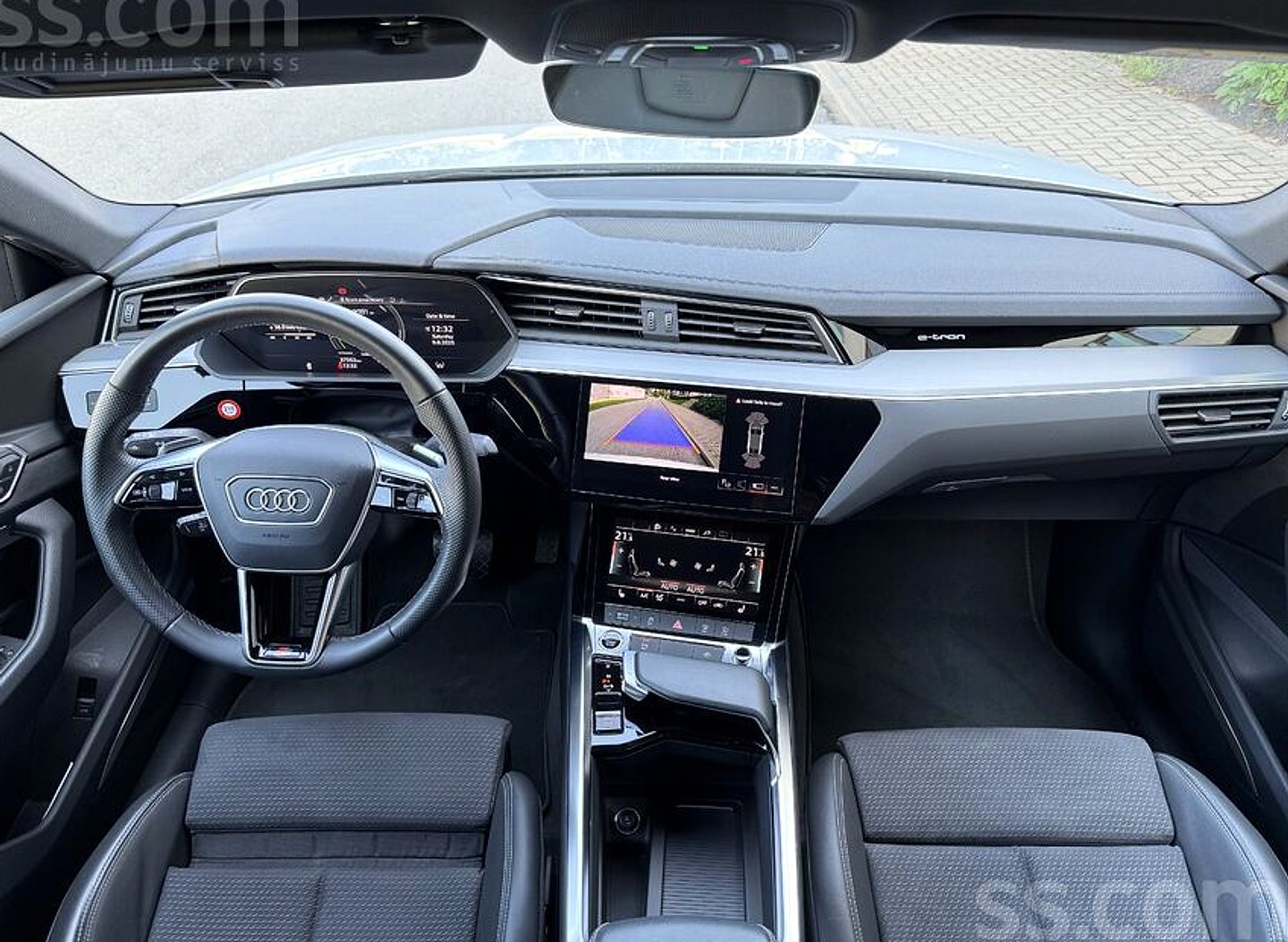Audi E-tron — foto 6