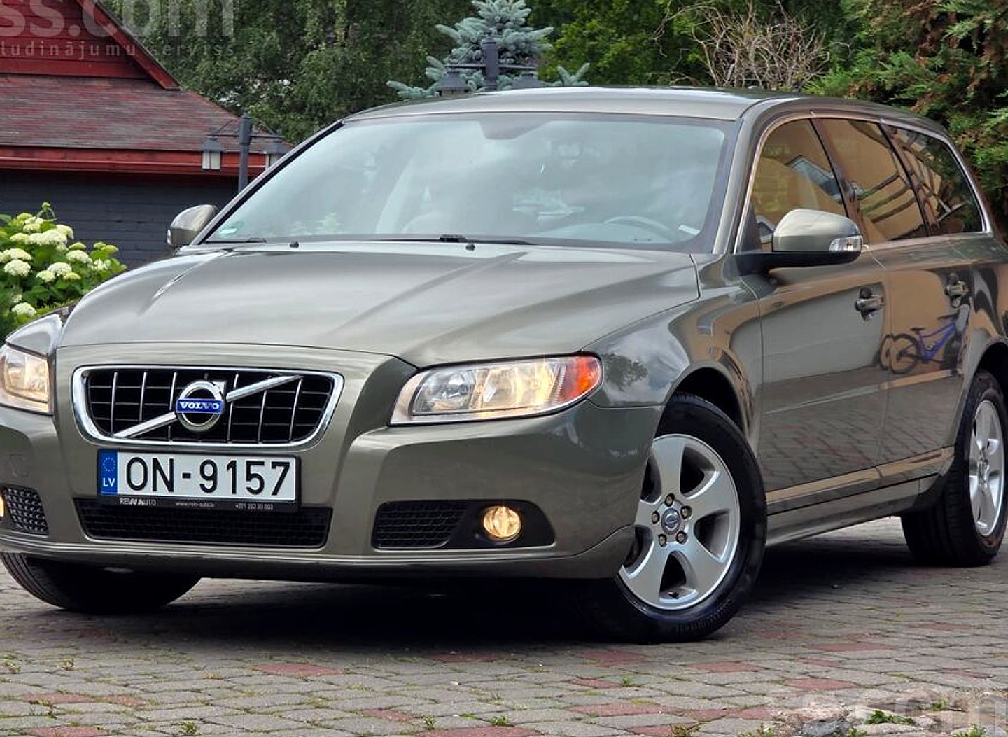 Volvo V70, 2010. gads