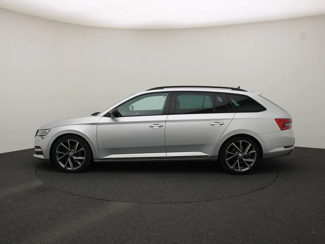 Škoda Superb — foto 7