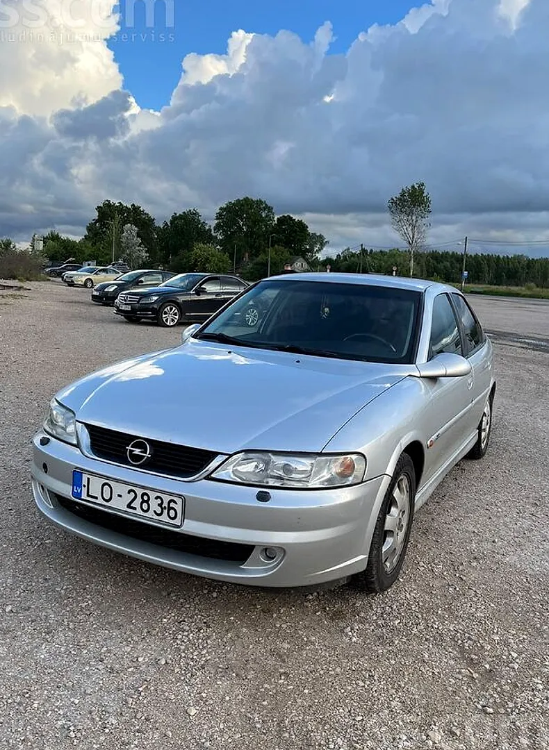 Opel Vectra, 2002. gads