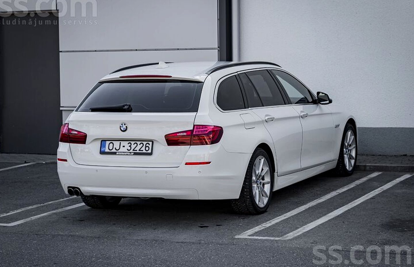 BMW 520 — foto 4