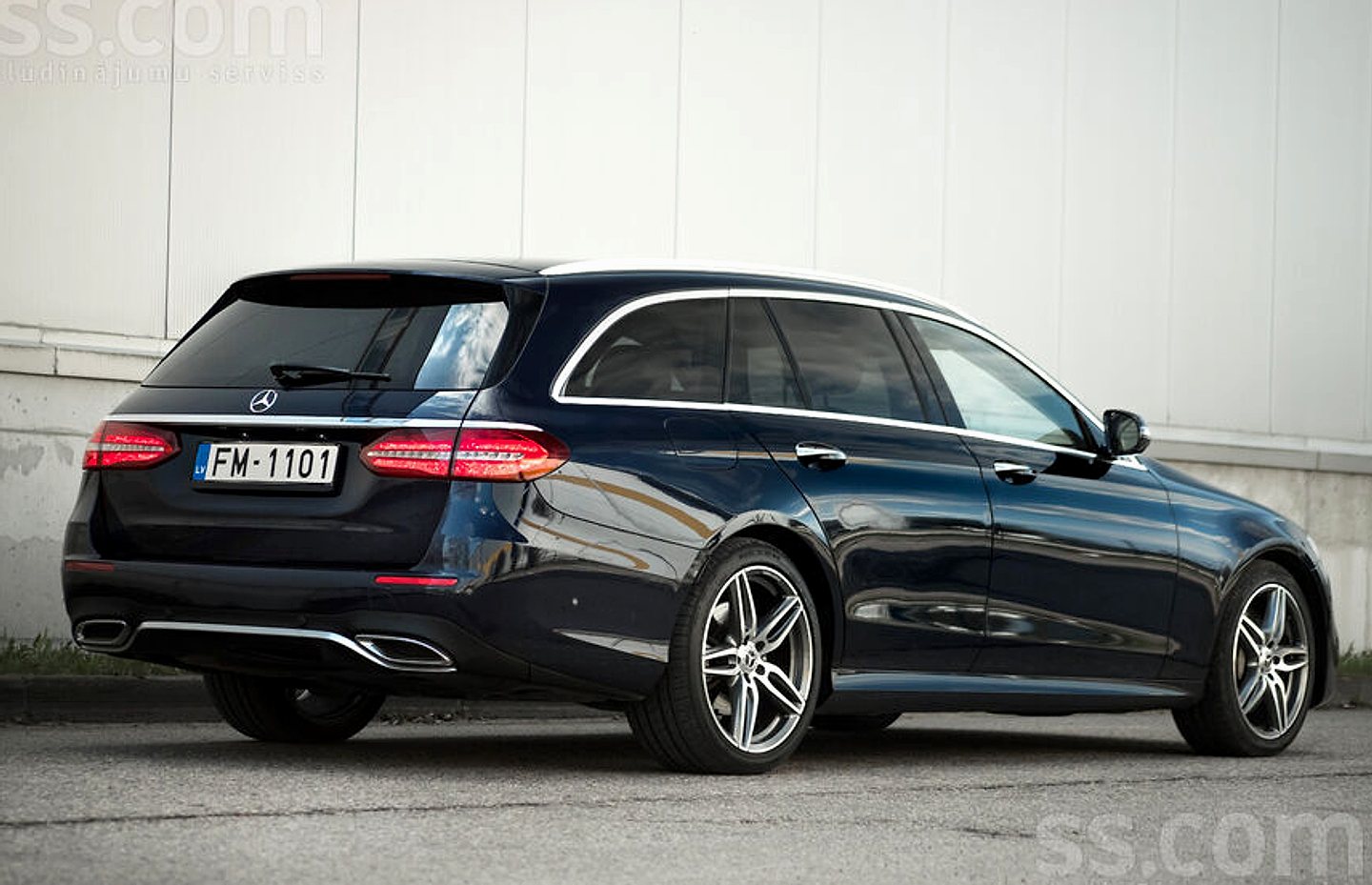 Mercedes-Benz E350 — foto 4