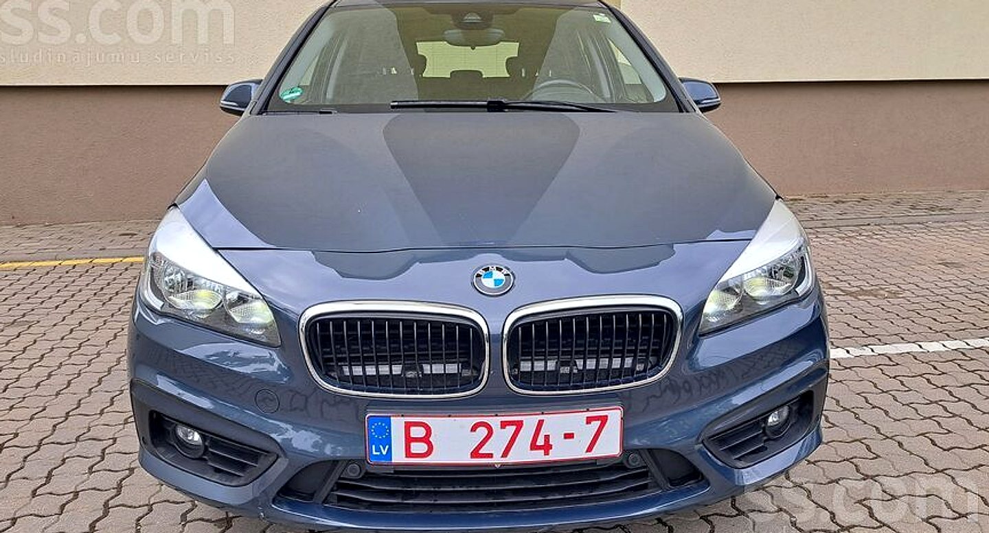 BMW 218 — foto 3