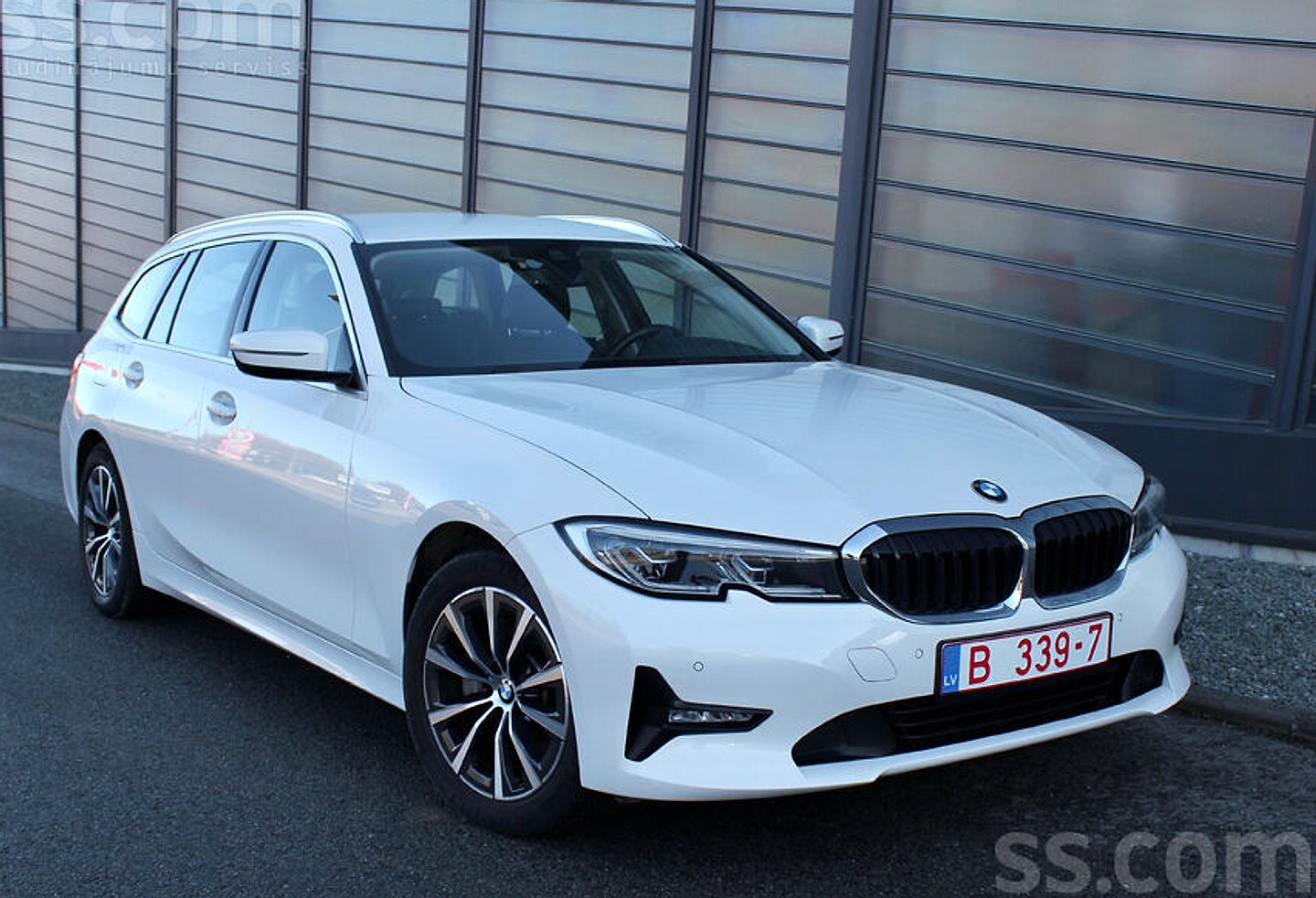 BMW 320 — foto 5