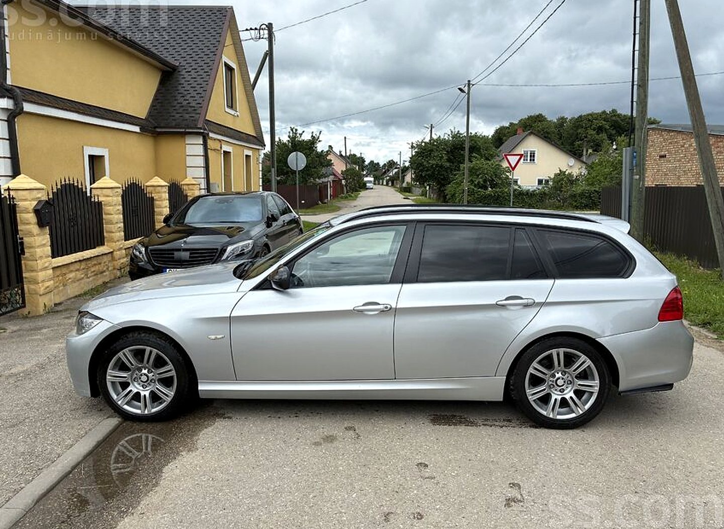 BMW 320 — foto 2