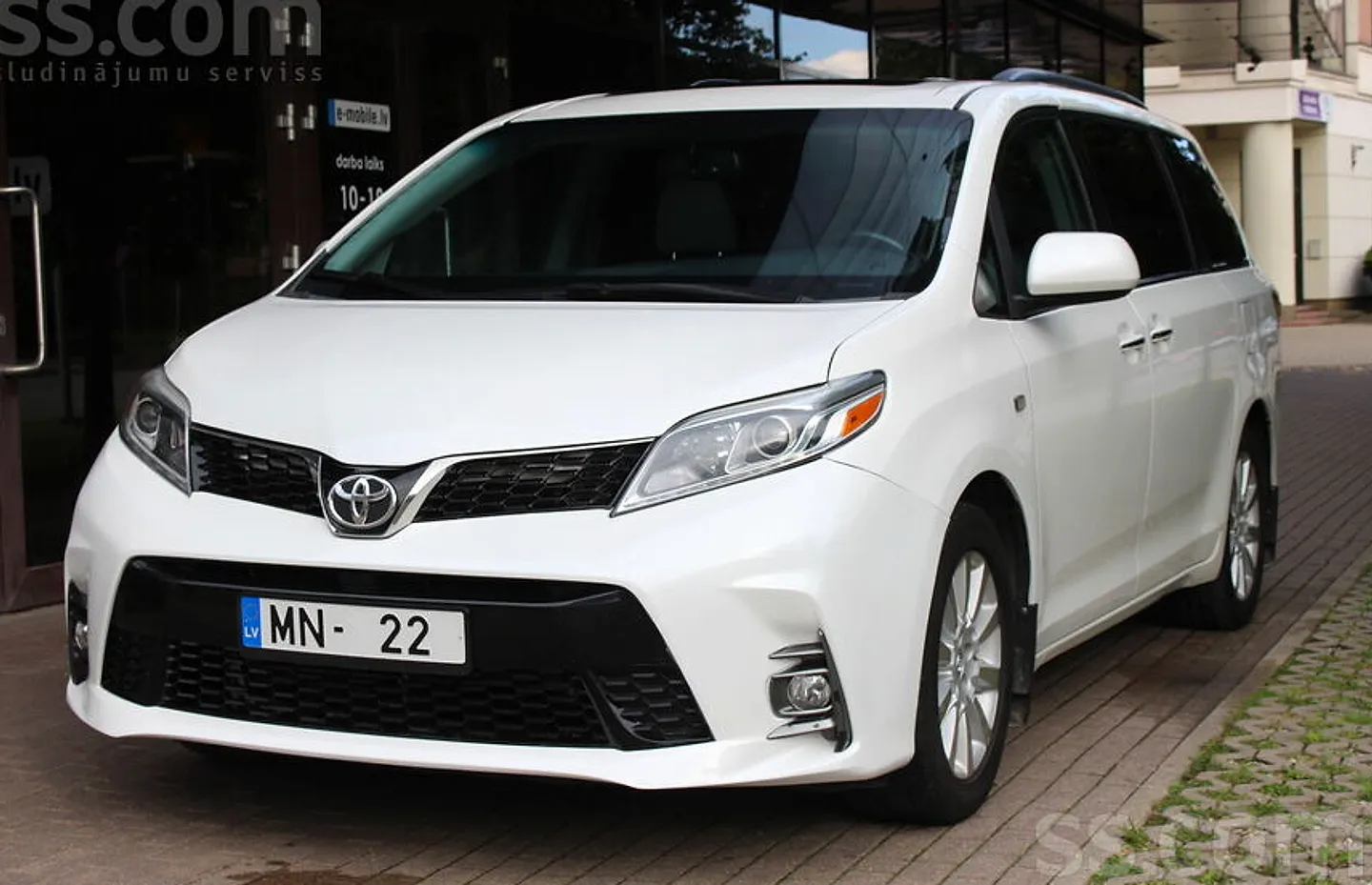Toyota Sienna, 2015. gads