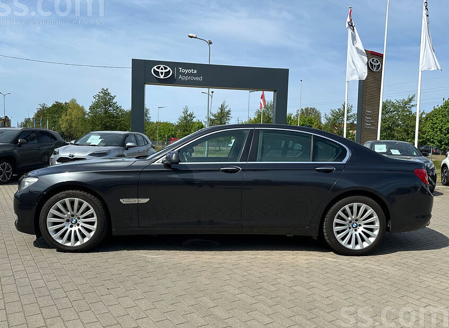 BMW 730 — foto 2