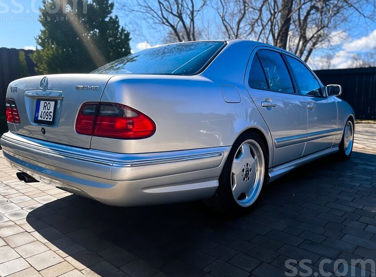 Mercedes-Benz E55 AMG — foto 2