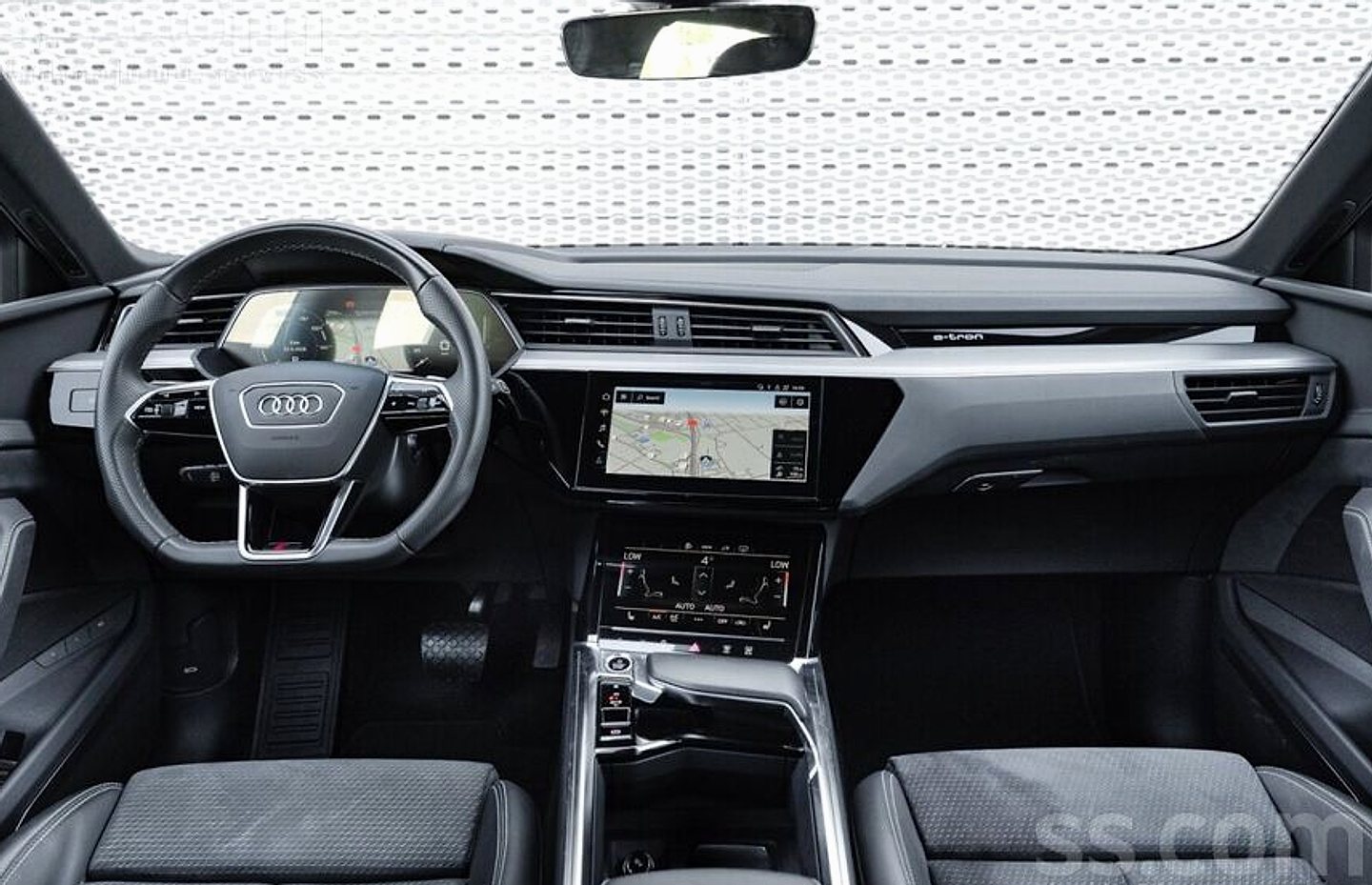 Audi E-tron — foto 6