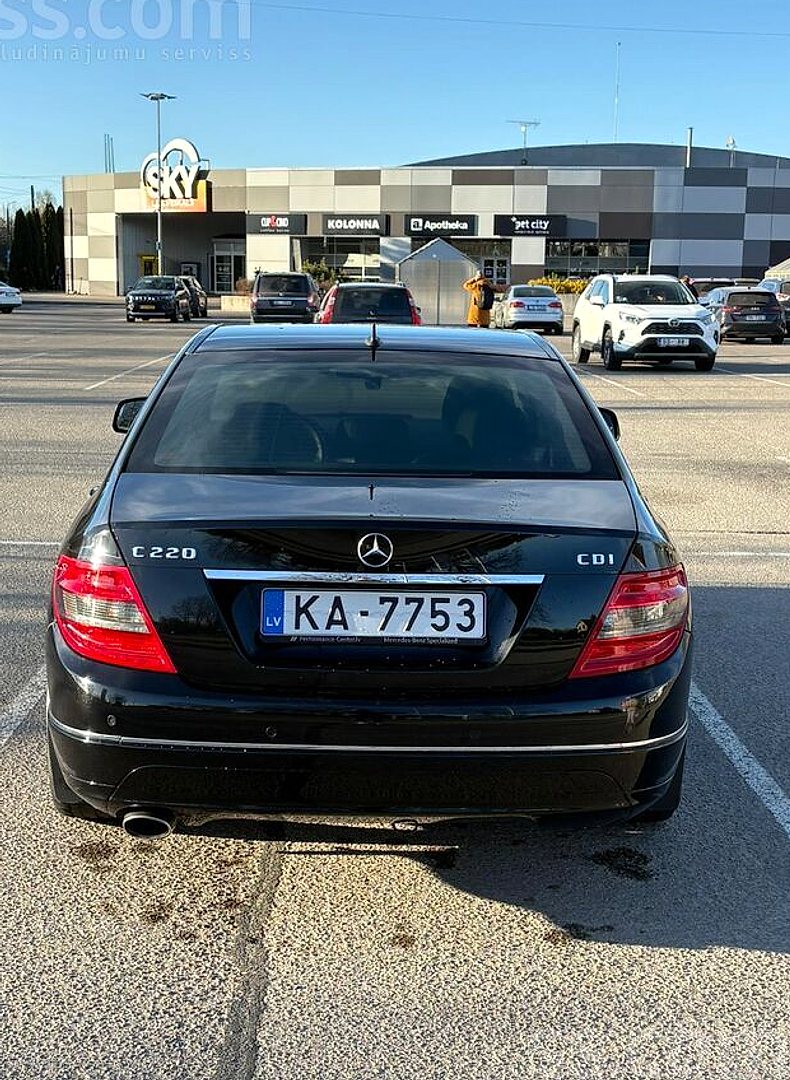 Mercedes-Benz C220 — foto 6