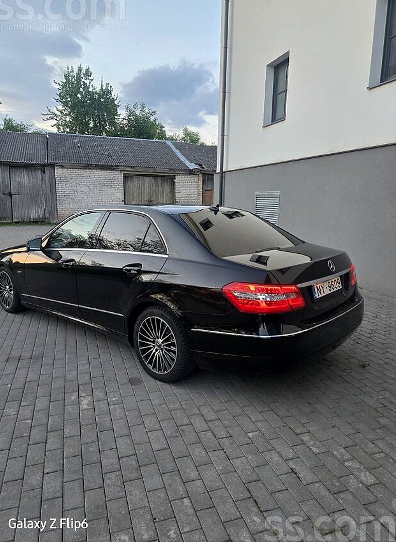 Mercedes-Benz E200 — foto 4