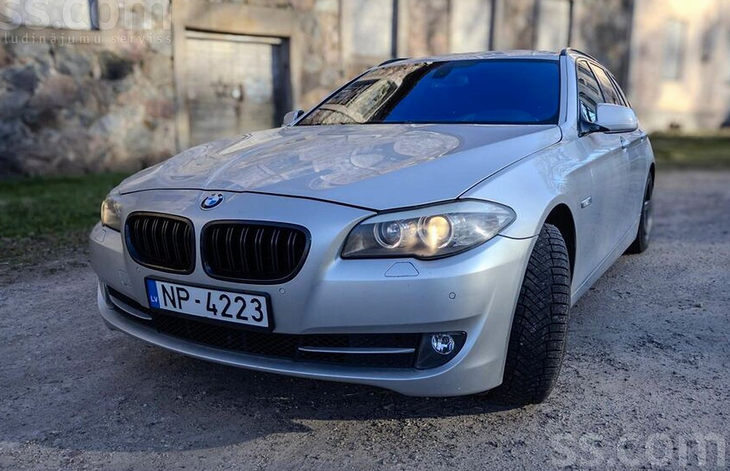 BMW 520 — foto 2